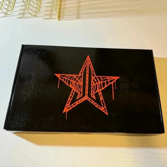 BNIB Jeffree Star Cosmetics Halloween Soft Touch Hand Mirror 2021 Limited Ed - Picture 1 of 5